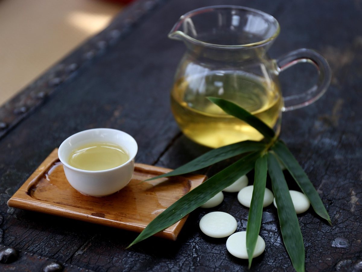 Feuilles de bambou et thé, ambiance zen